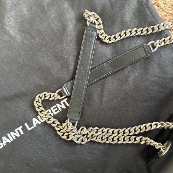 Yves Saint Laurent Black Chevron Leather Shoulder Bag - Picture 4 of 9